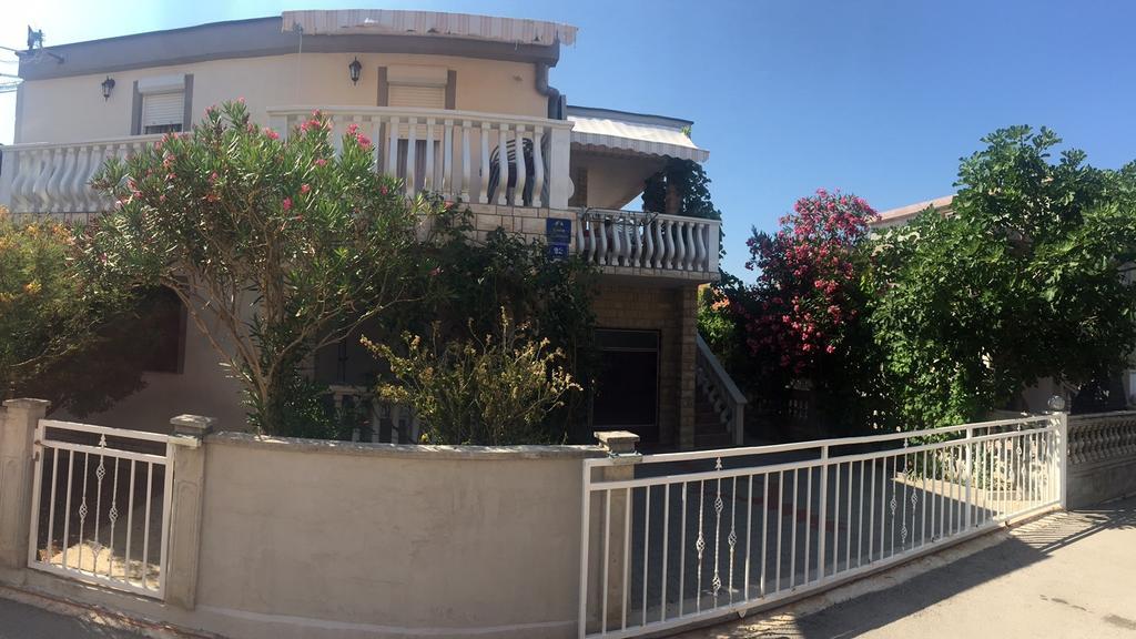 Apartment Krmpotic Vir Bagian luar foto