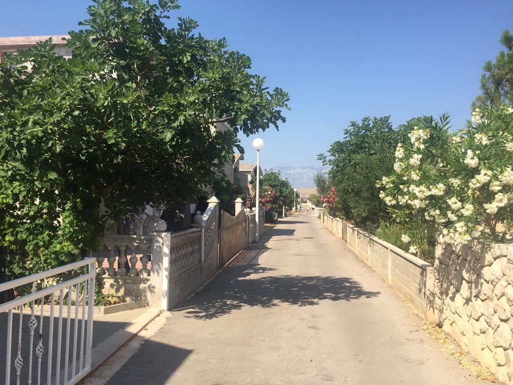 Apartment Krmpotic Vir Bagian luar foto